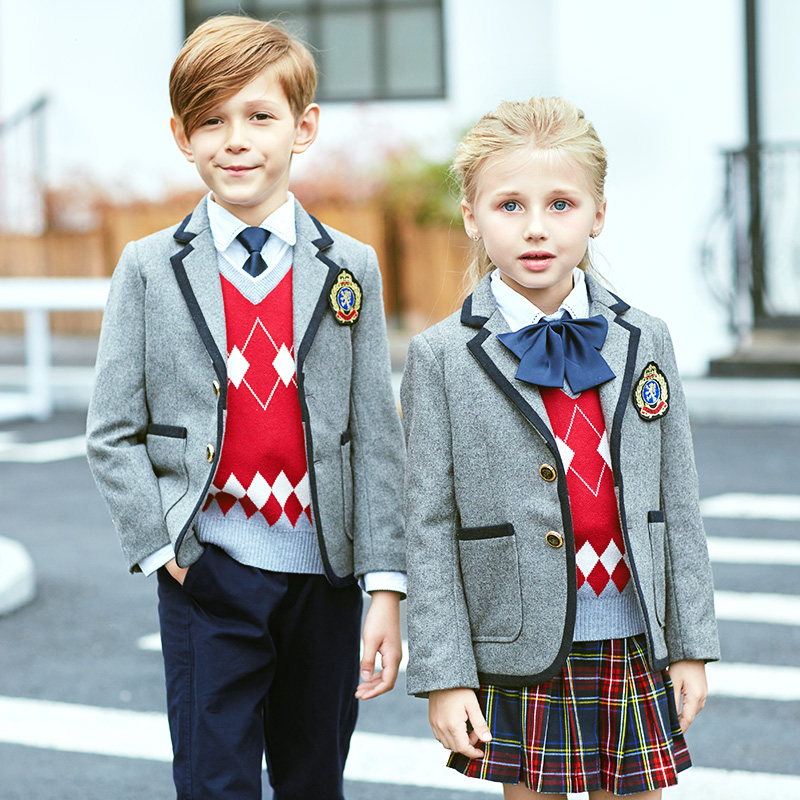 幼儿园园服-面料选择关系衣服的质量和外观-通荣制衣